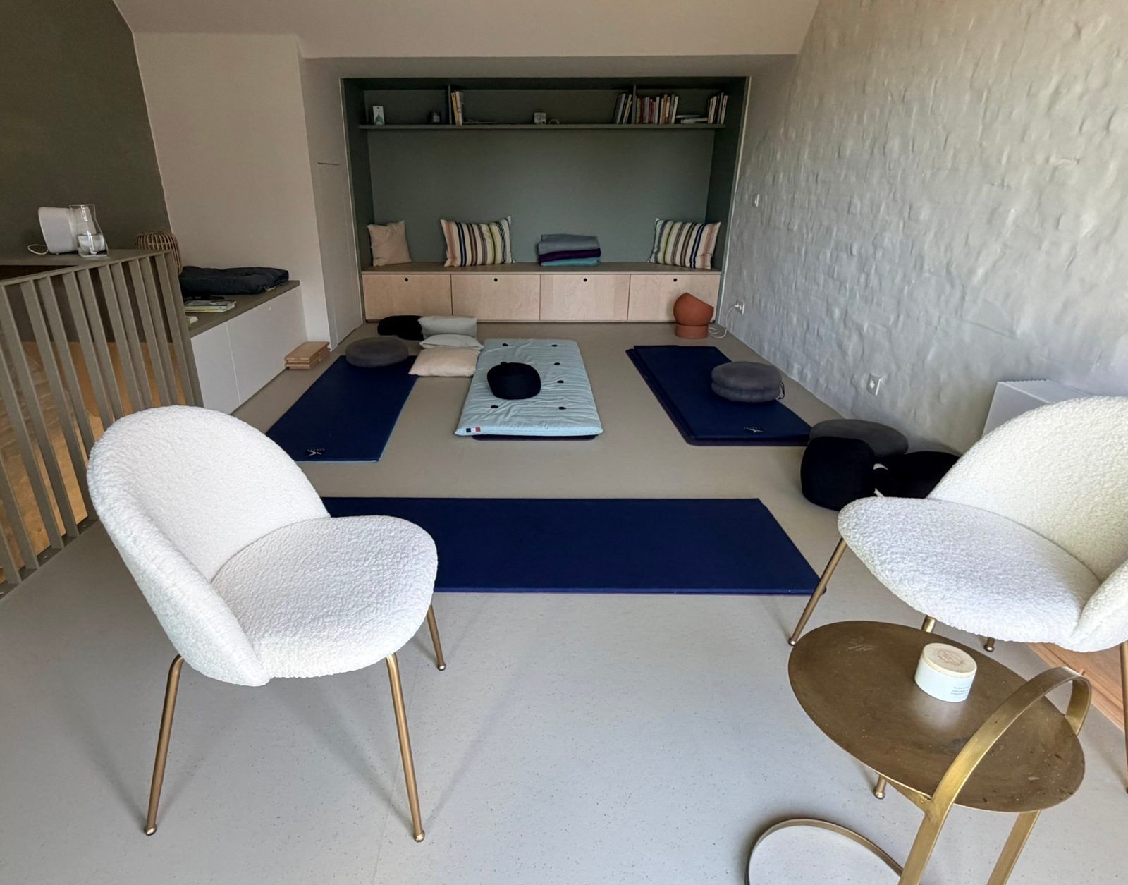 Foto van Open ruimte voor yoga, meditatie, rust en verbinding.
